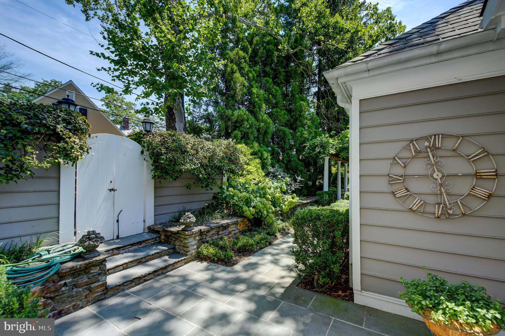 801 St Georges Road Baltimore, MD 21210 - Photo 80 of 90 Slip in this lovely side entrance