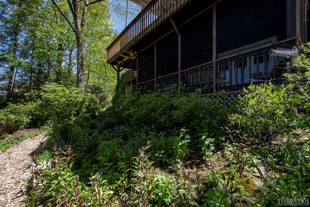 311 Queen Mountain Road Highlands, NC 28741 - Photo 4 of 44 Gallery Image 4