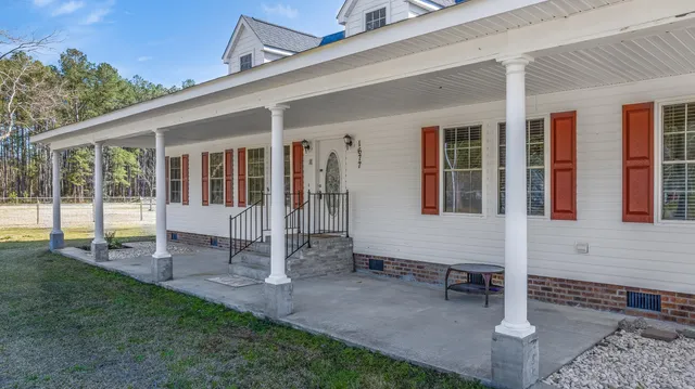 $675,000 | 1677 French Santee Road, Jamestown, SC 29453
