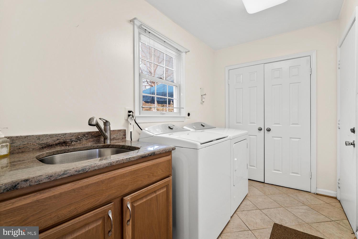 16818 Excaliber Way Sandy Spring, MD 20860 - Photo 16 of 35 Laundry Room / Mud Room