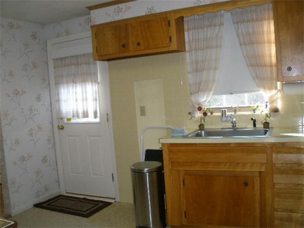 10 Maxdale Road Worcester, MA 01602 - Photo 11 of 24