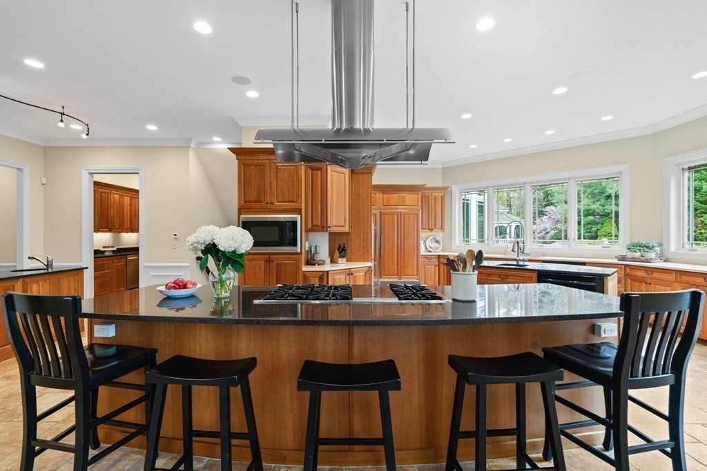 39 Prospect Street Topsfield, MA 01983 - Photo 16 of 42 Gallery Image 16