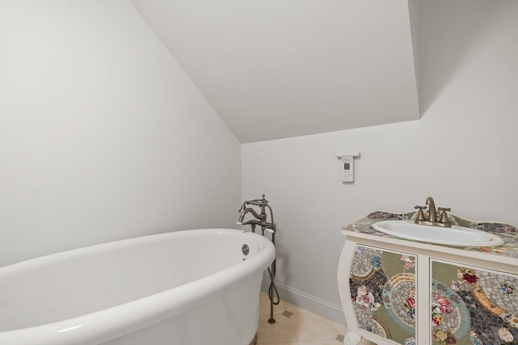 39 Prospect Street Topsfield, MA 01983 - Photo 34 of 42 Gallery Image 34