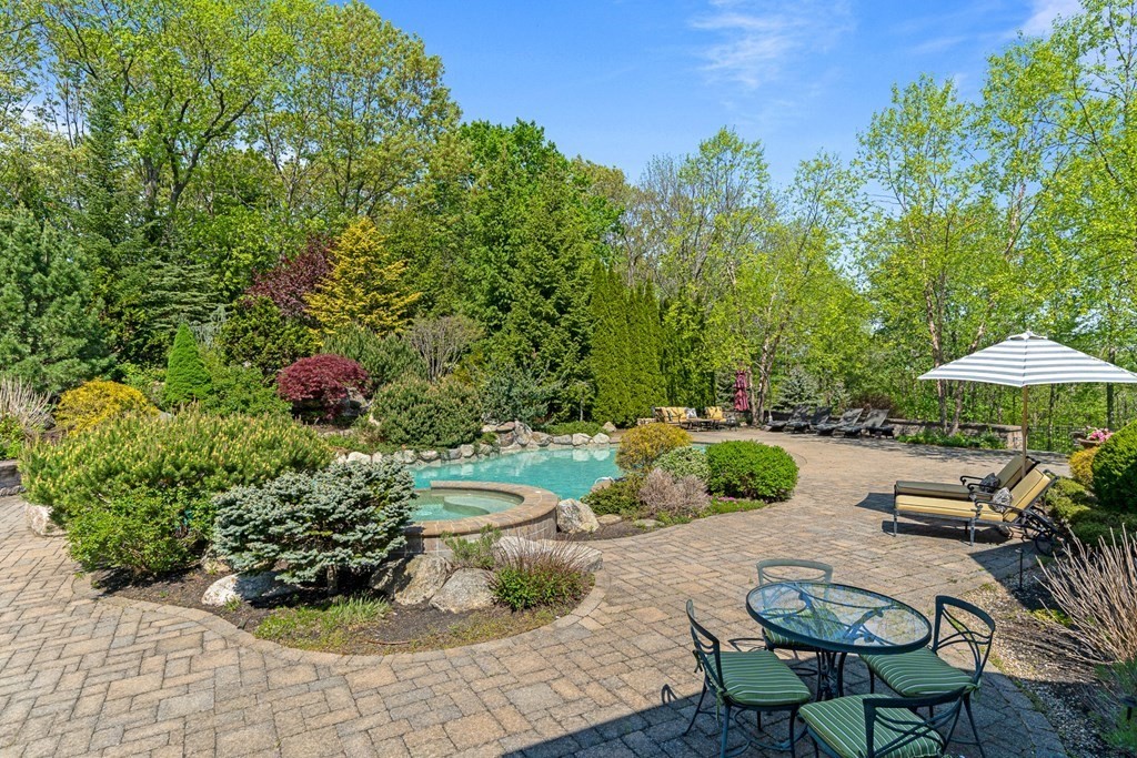 39 Prospect Street Topsfield, MA 01983 - Photo 8 of 42 Gallery Image 8