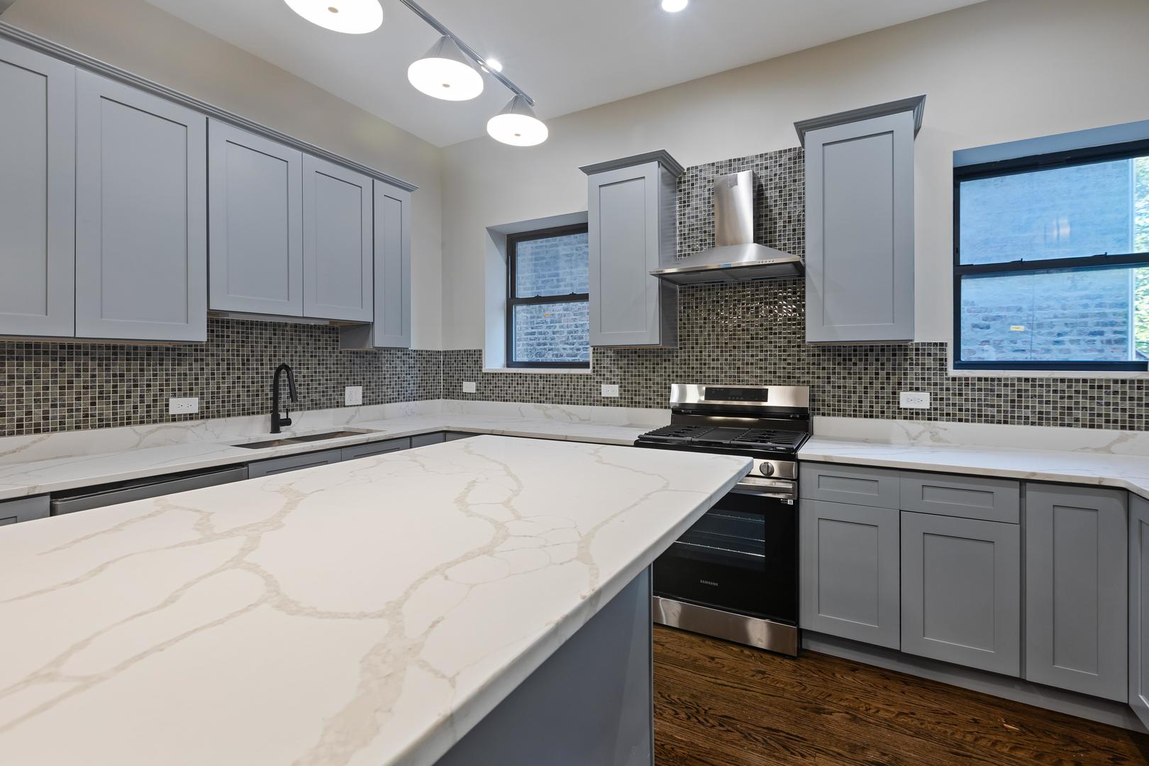 442 East 48th Street, Unit 1E Chicago, IL 60615 - Photo 17 of 31