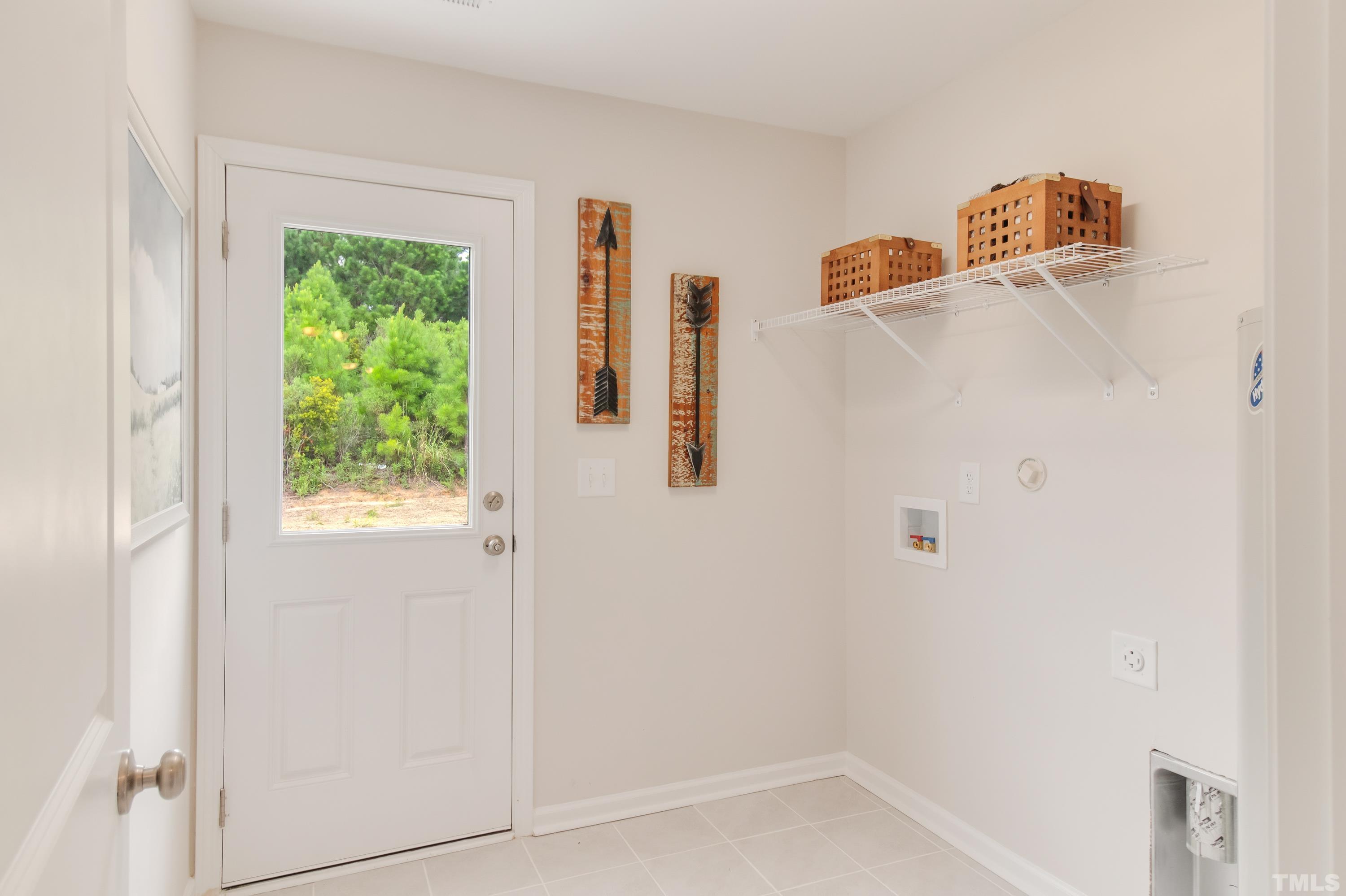 385 Dasu Drive Clayton, NC 27520 - Photo 29 of 33 a small space with a window