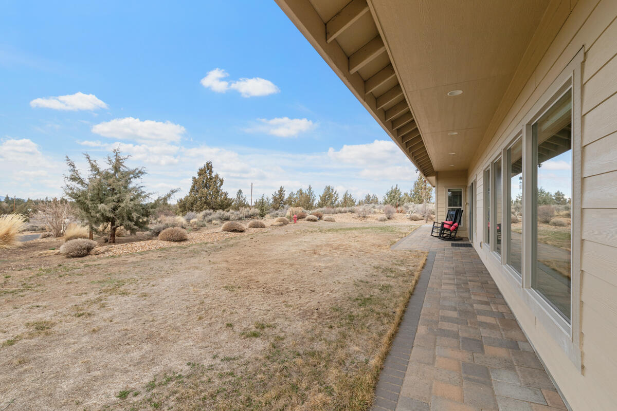 22143 Rickard Road Bend, OR 97702 - Photo 28 of 49 20220315-IMGL8049AROUNDTHEBENDREALESTATE