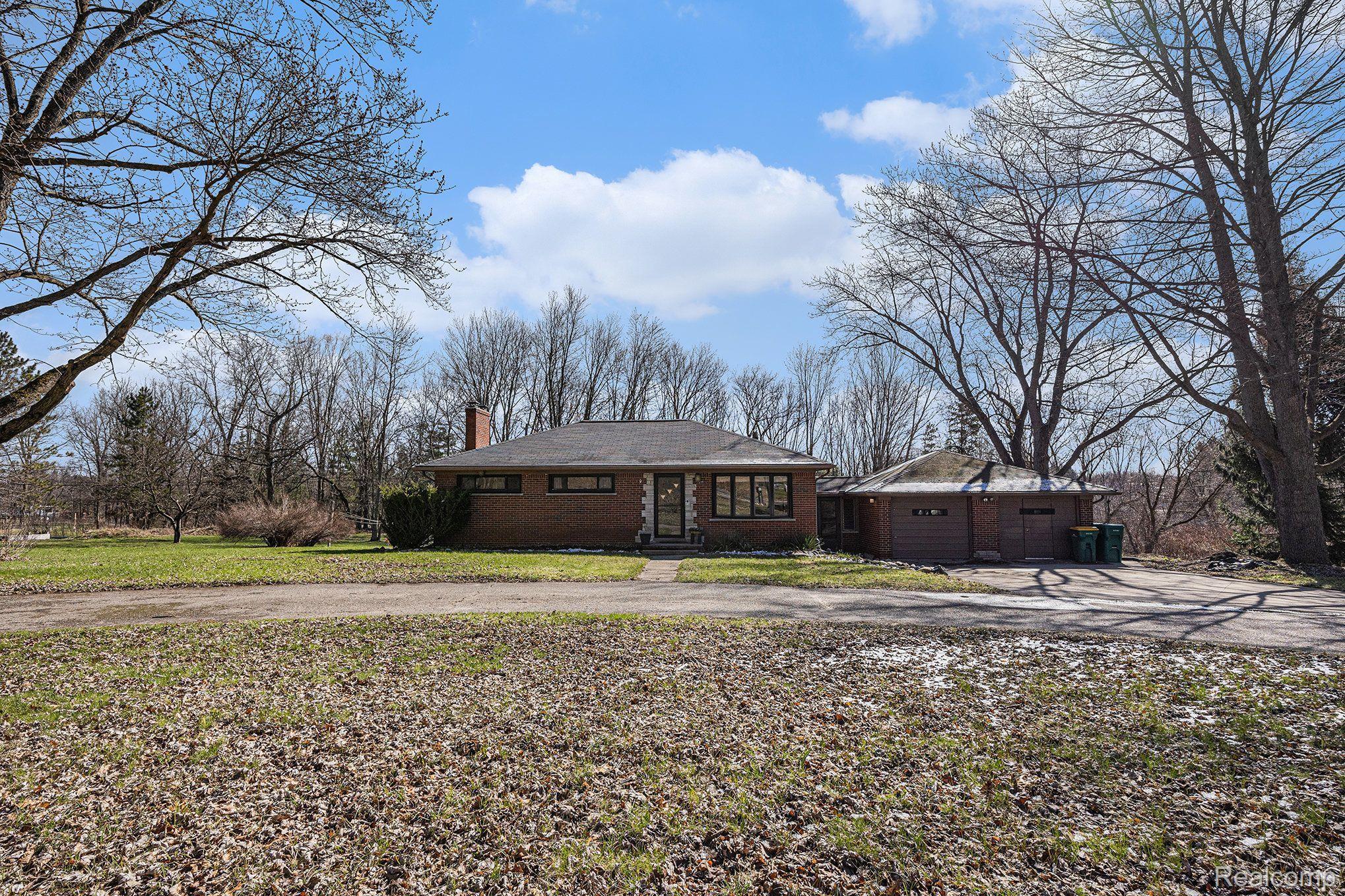 2289 Adams Road Oakland, MI 48363 - Photo 1 of 26 Gallery Image 1