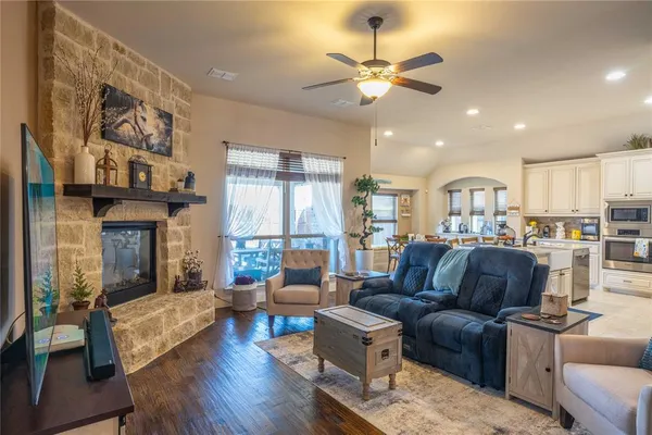 $2,900 | 9013 Athens Drive, Denton, TX 76226