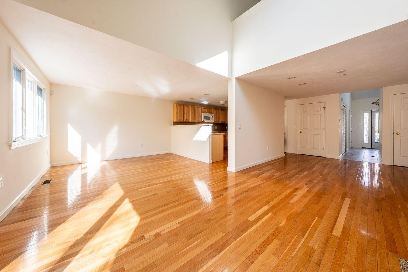 14 North Ridge Road Mashpee, MA 02649 - Photo 5 of 30 Living Room