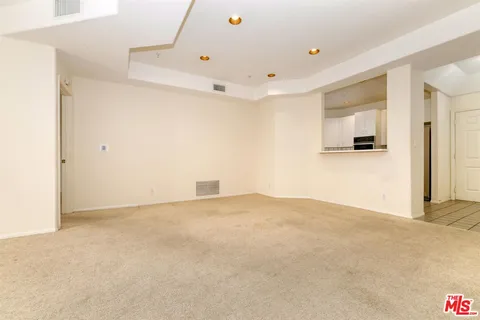 $950,000 | 3460 South Centinela Avenue, Unit 403, Los Angeles, CA 90066