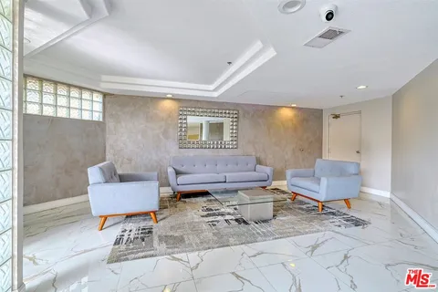 $950,000 | 3460 South Centinela Avenue, Unit 403, Los Angeles, CA 90066