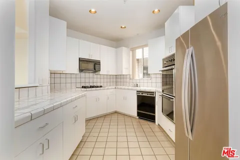 $950,000 | 3460 South Centinela Avenue, Unit 403, Los Angeles, CA 90066