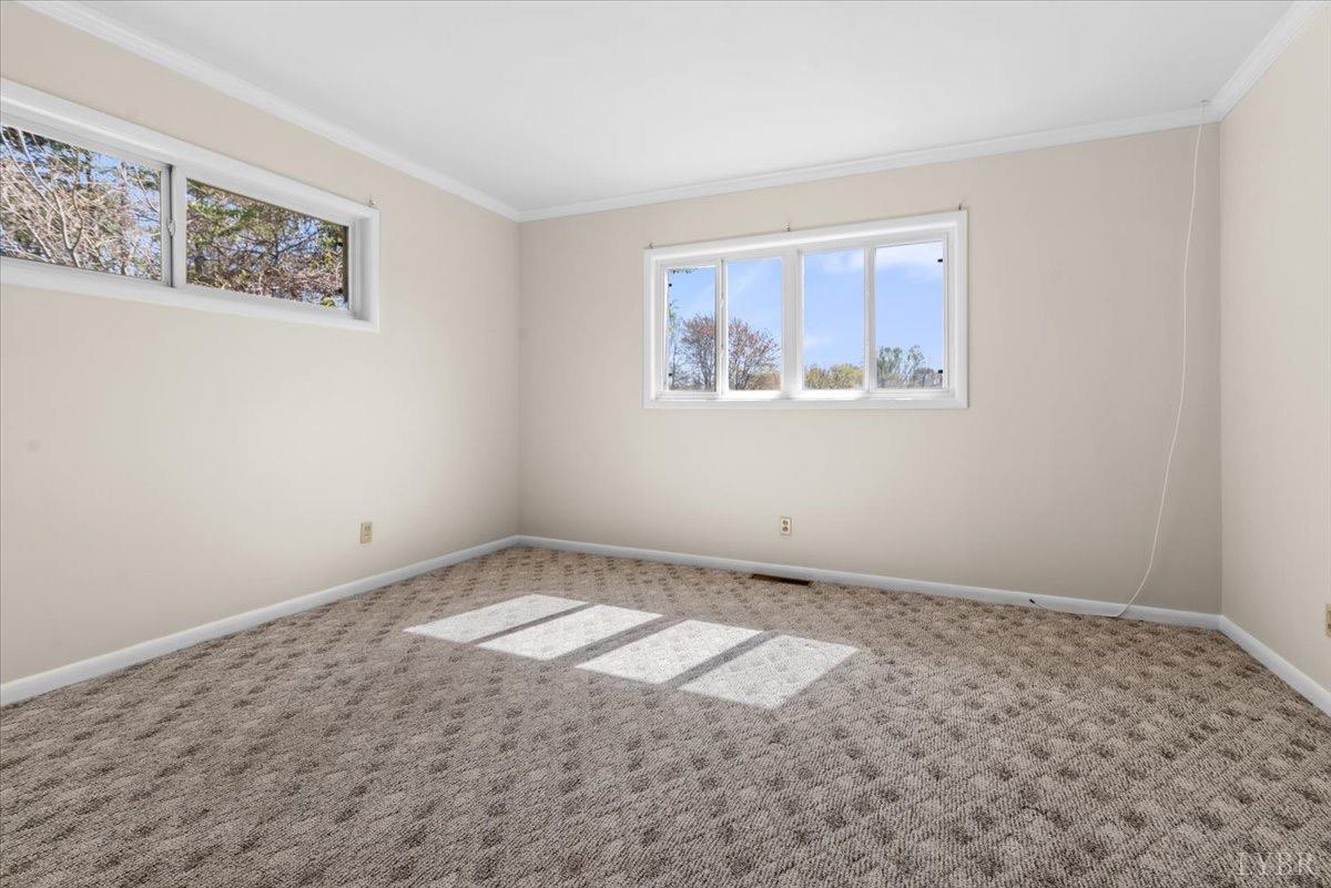 159 Loch Lane Amherst, VA 24521 - Photo 6 of 40 Gallery Image 6