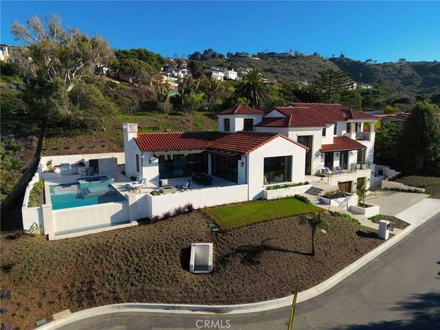 a view of house and outdoor space