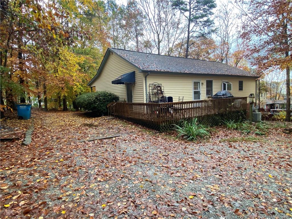103 Sycamore Road, Unit 208 Salisbury, NC 28147 - Photo 19 of 20 a front view of a house with garden