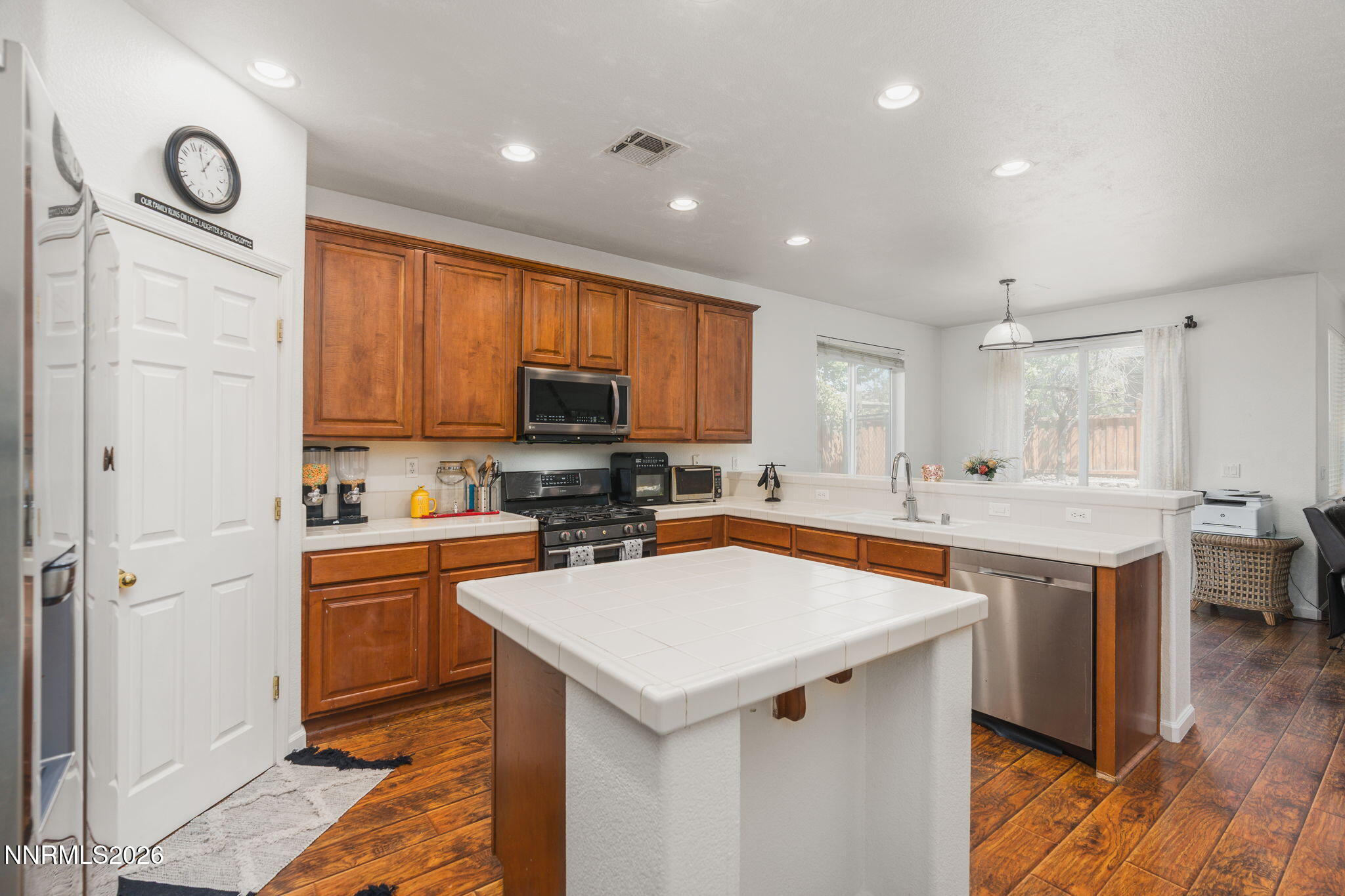 6960 Rioja Court Sparks, NV 89436 - Photo 5 of 25 IMG_0399