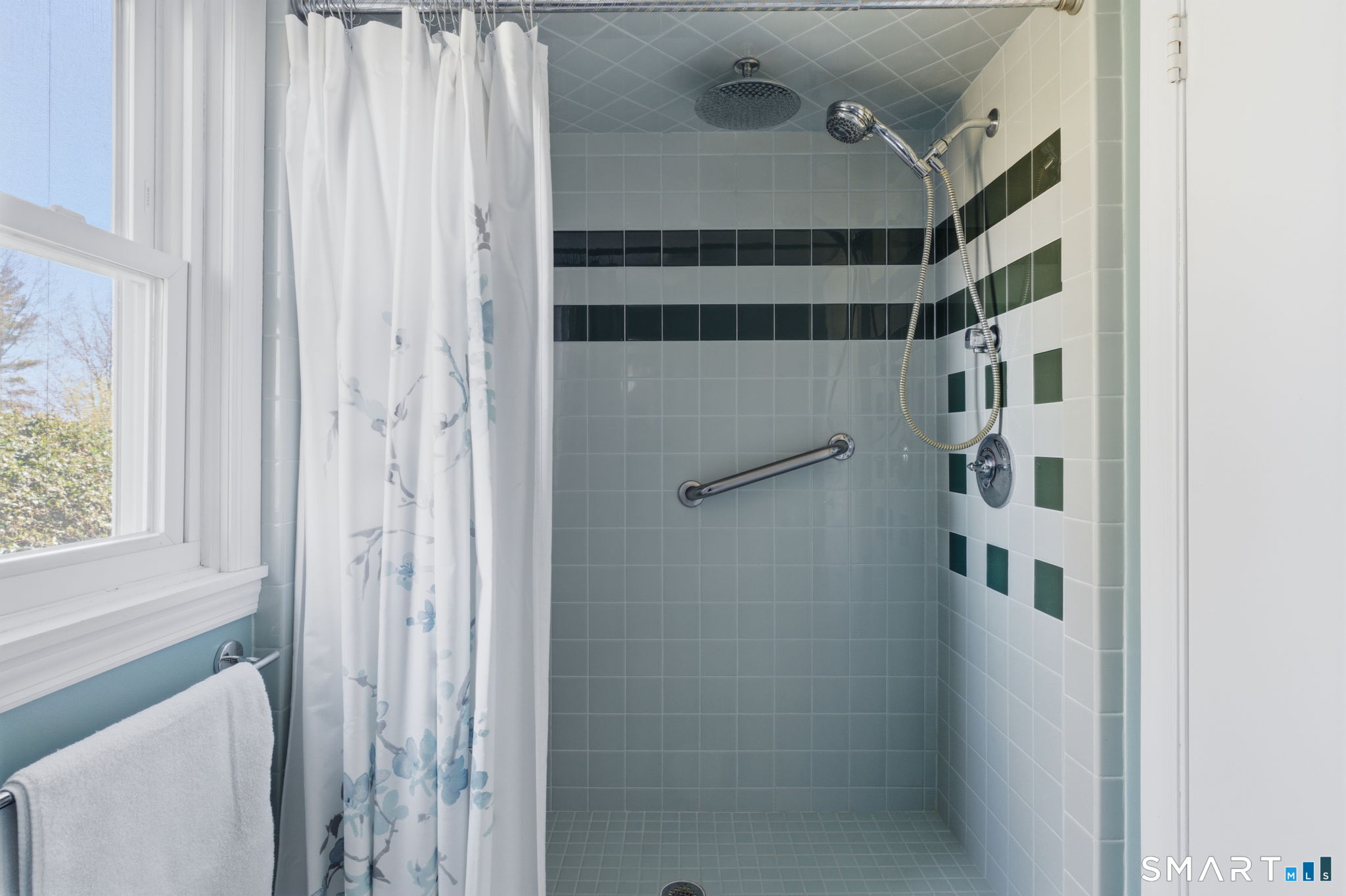 192 Dexter Avenue Meriden, CT 06450 - Photo 32 of 40 a bathroom with a shower