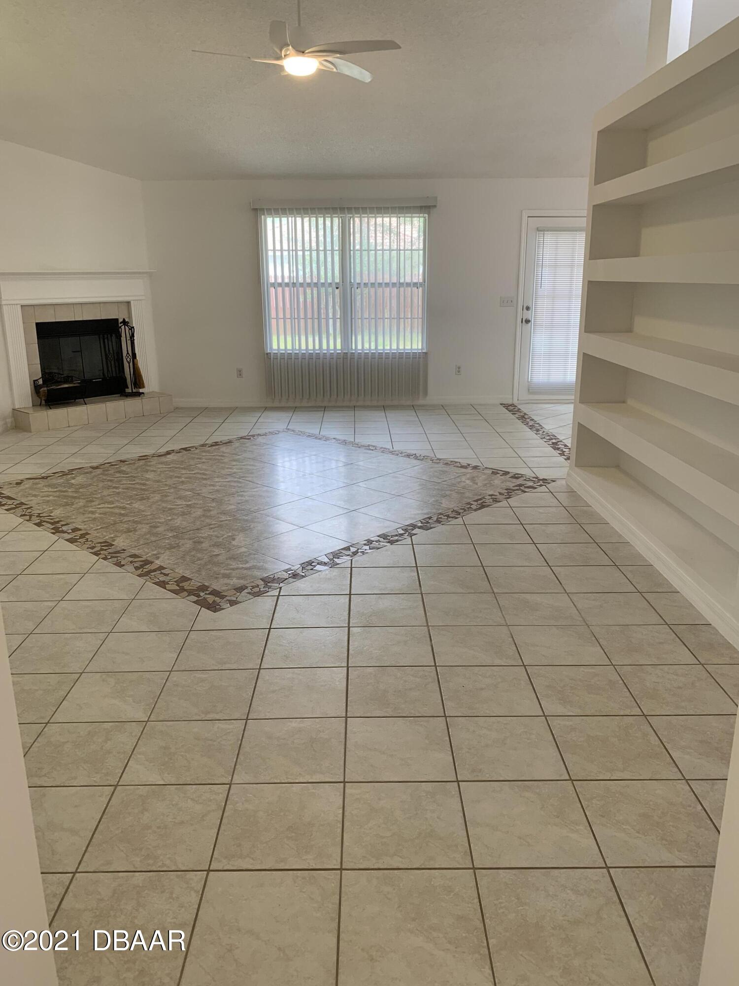 91 Rae Drive Palm Coast, FL 32164 - Photo 8 of 46 281B0EA4-19EE-4928-B2DB-4DC1F0962BBC