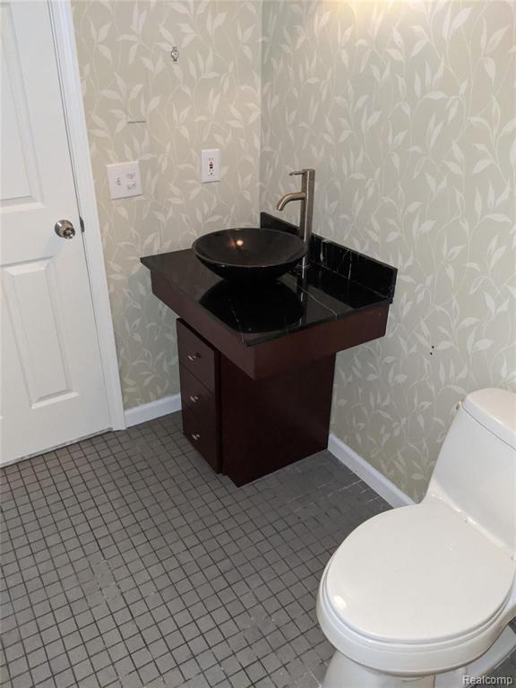 3255 Fairgrove Terrace Rochester Hills, MI 48309 - Photo 34 of 38