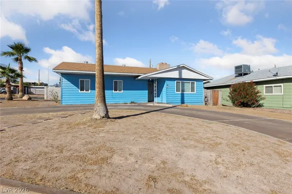 $2,300 | 2 Arizona Way, Henderson, NV 89015