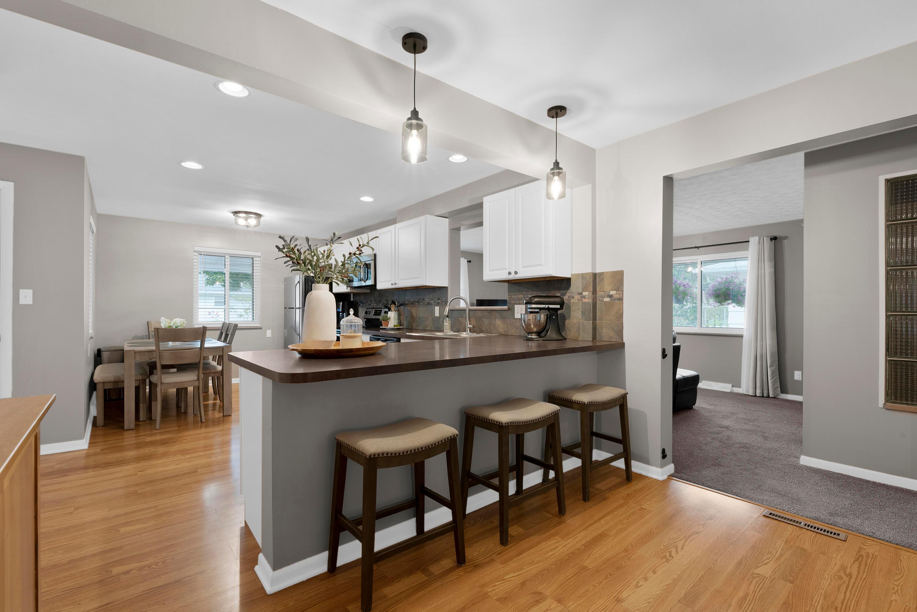 3155 Whitehead Road Columbus, OH 43204 - Photo 8 of 49 MAR_5644
