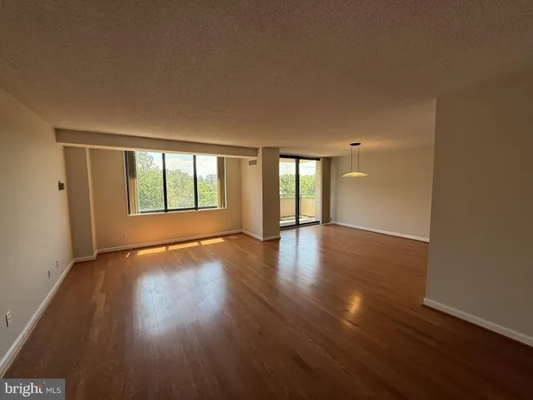 $2,100 | 5225 Pooks Hill Road, Unit 1011N, Bethesda, MD 20814