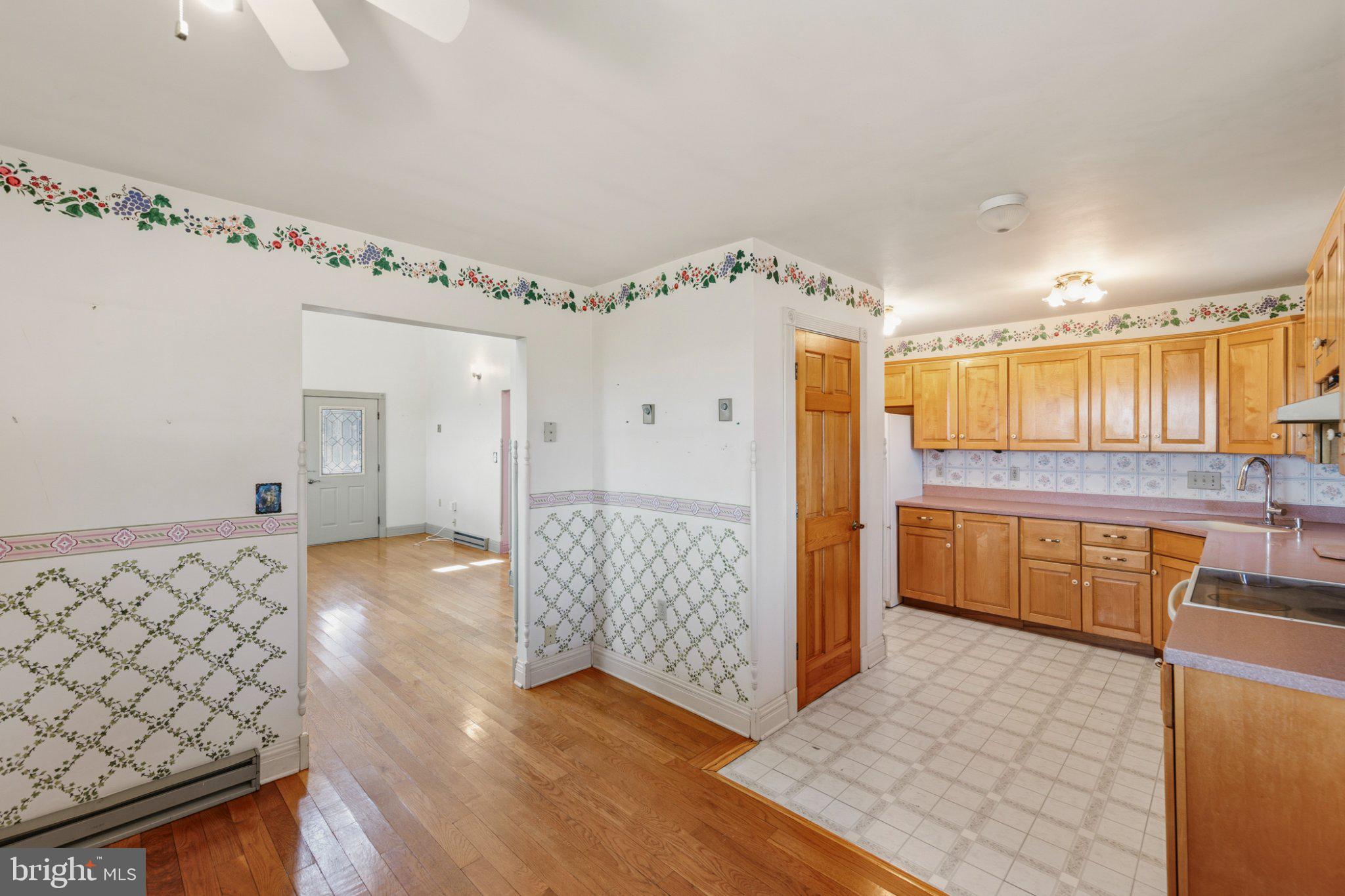 777 Glengary Road Winchester, VA 22603 - Photo 21 of 69 Charming kitchen with classic details.