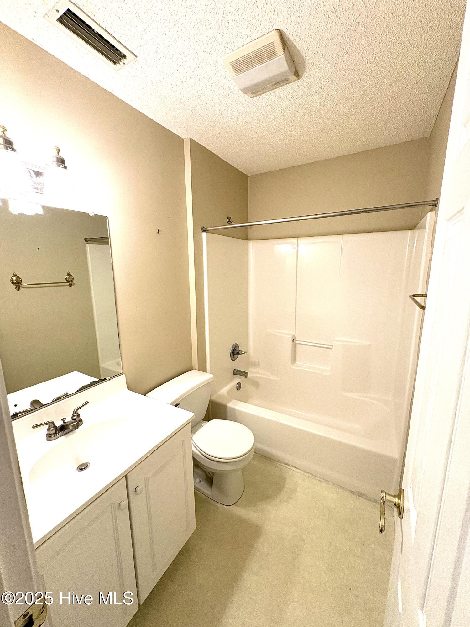 114 Vineyard Drive Camden, NC 27921 - Photo 19 of 44 Hall bath