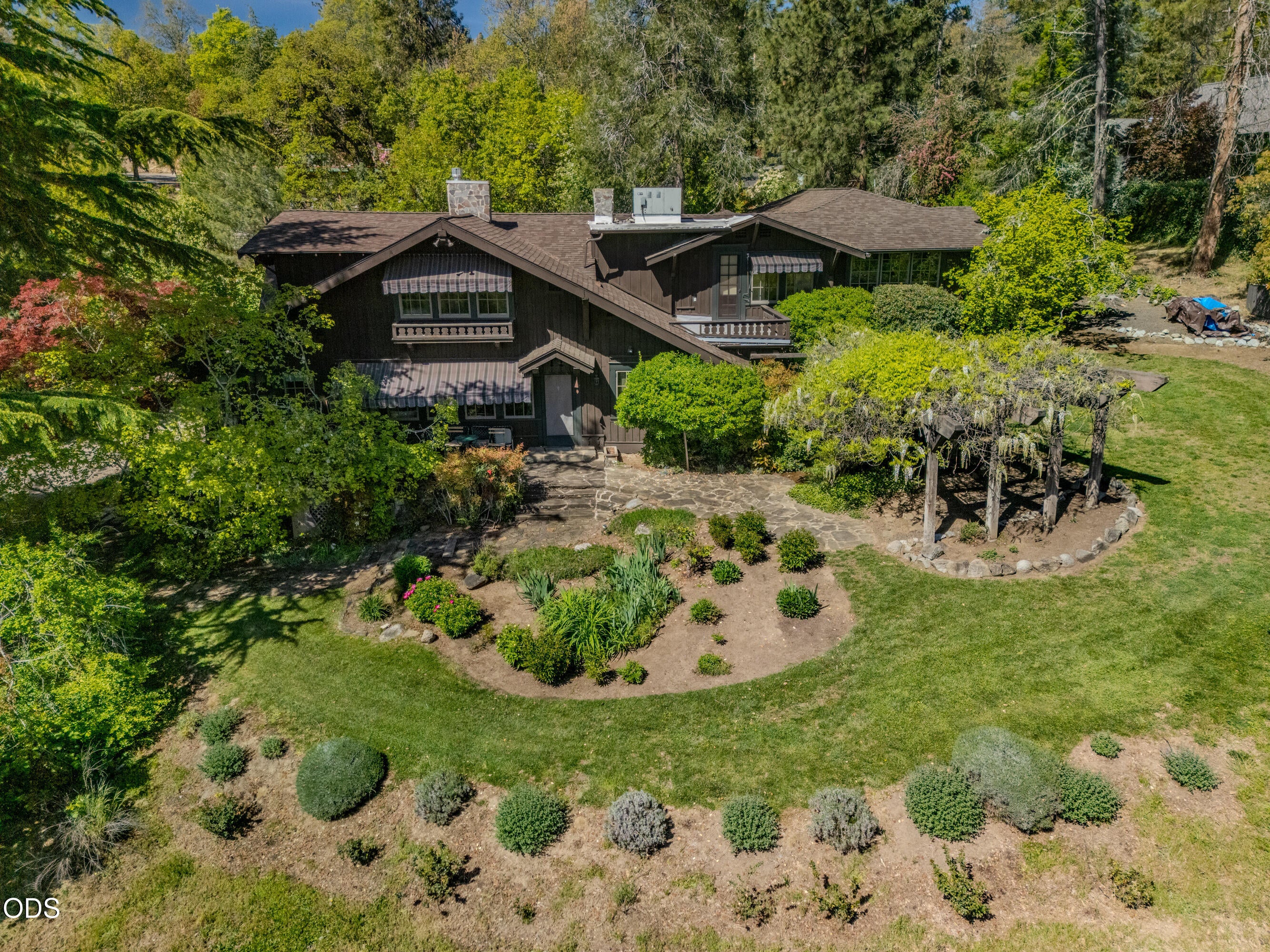2569 Old Stage Road Medford, OR 97502 - Photo 3 of 83 Gallery Image 3
