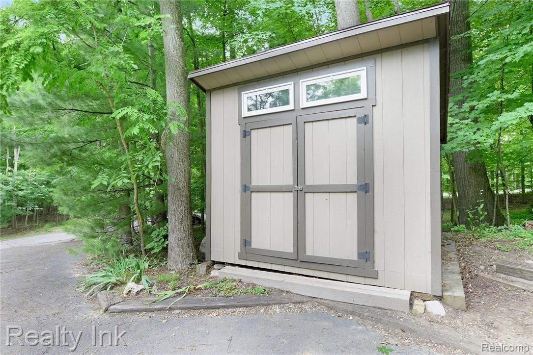 34200 Quaker Valley Road Farmington, MI 48331 - Photo 18 of 19 DSC_3273.1