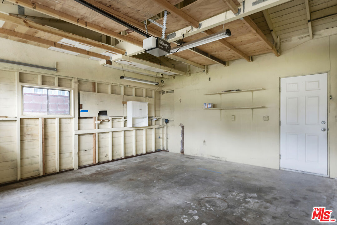7716 Thousand Oaks Drive Tujunga, CA 91042 - Photo 34 of 34 a view of a garage