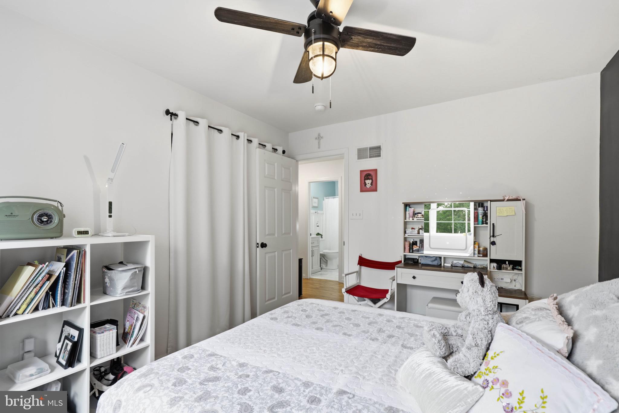 230 Cambridge Lane Lititz, PA 17543 - Photo 31 of 59 3rd bedroom