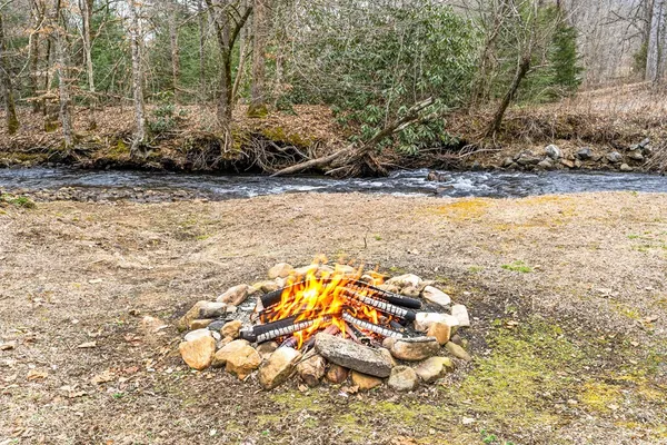 $400,000 | 78 Hideaway Cove, Hayesville, NC 28904