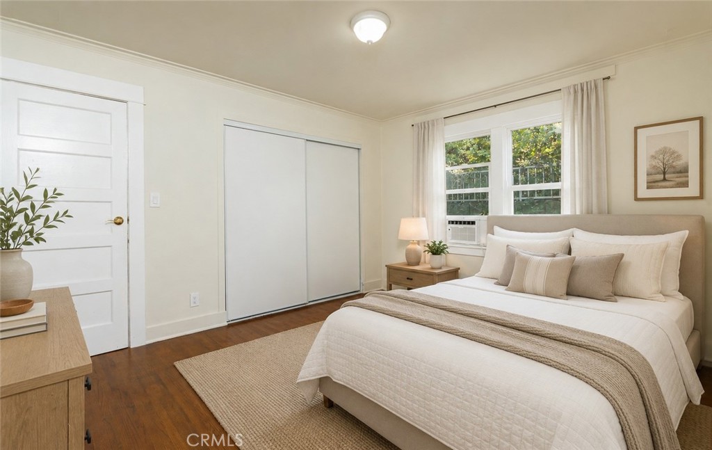 316 West Kenneth Road Glendale, CA 91202 - Photo 12 of 15 Virtually staged bedroom