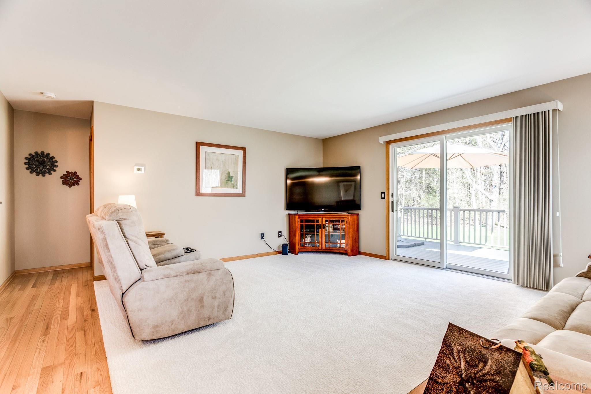 7276 Lakeshore Road Fort Gratiot, MI 48059 - Photo 16 of 38 7276 Lakeshore Rd (33 of 52).jpg
