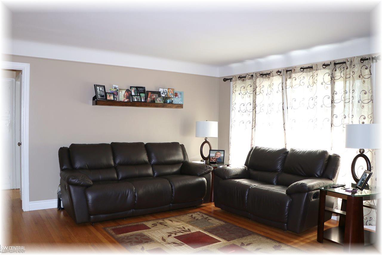 31505 Kelly Road Fraser, MI 48026 - Photo 6 of 40 31323913-5.JPG