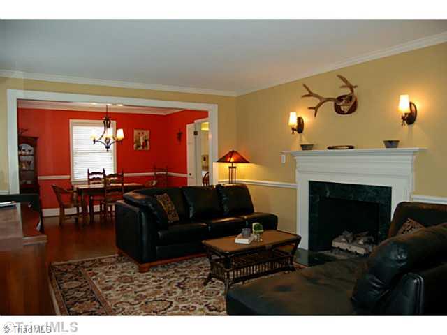 807 Dover Road Greensboro, NC 27408 - Photo 6 of 16 Living Room.