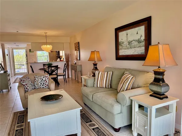 $229,000 | 433 Cerromar Lane, Unit 534, Venice, FL 34293