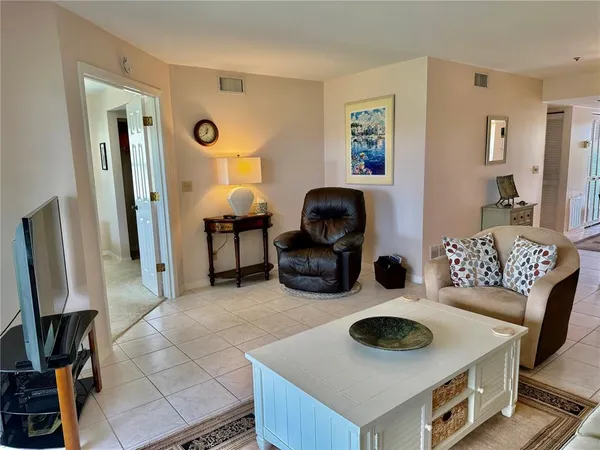 $229,000 | 433 Cerromar Lane, Unit 534, Venice, FL 34293