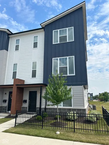 $314,900 | 2923 West New York Street, Indianapolis, IN 46222