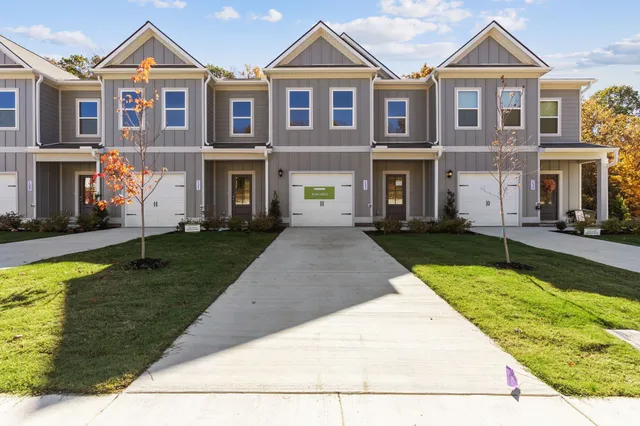 $299,990 | 133 Ironhorse Way, Dickson, TN 37055