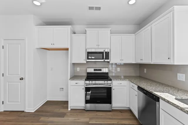 $299,990 | 133 Ironhorse Way, Dickson, TN 37055