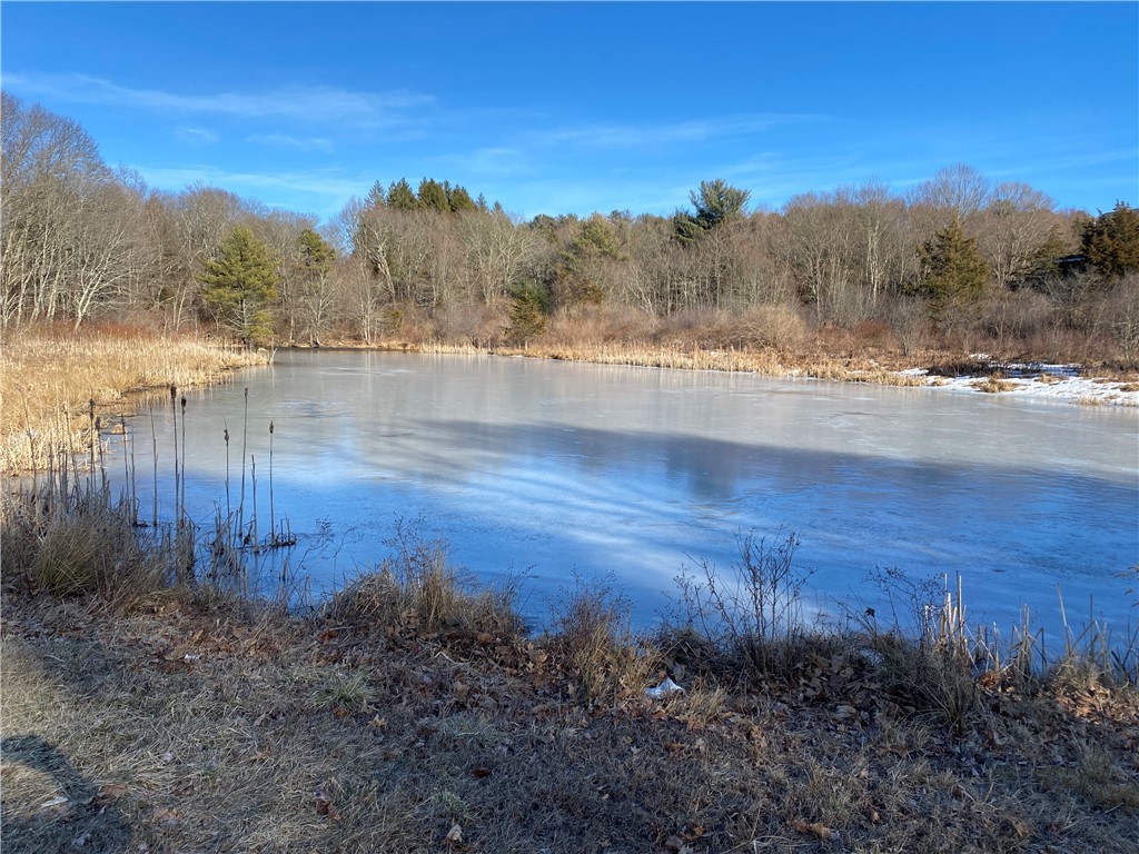 34 Log Bridge Road Coventry, RI 02816 - Photo 4 of 35