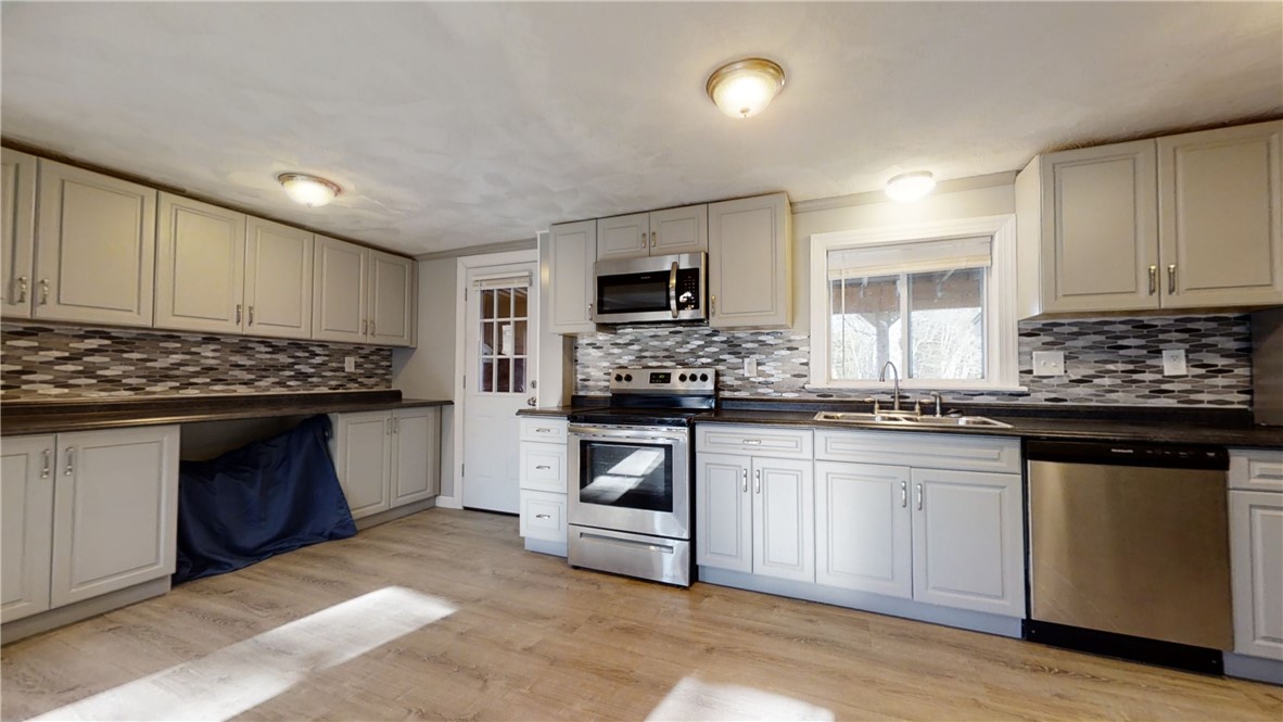 34 Log Bridge Road Coventry, RI 02816 - Photo 8 of 35