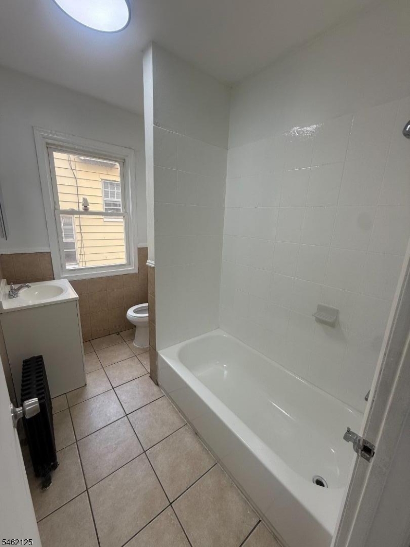 229 Alexander Street, Unit 2 Newark, NJ 07106 - Photo 3 of 10 Gallery Image 3