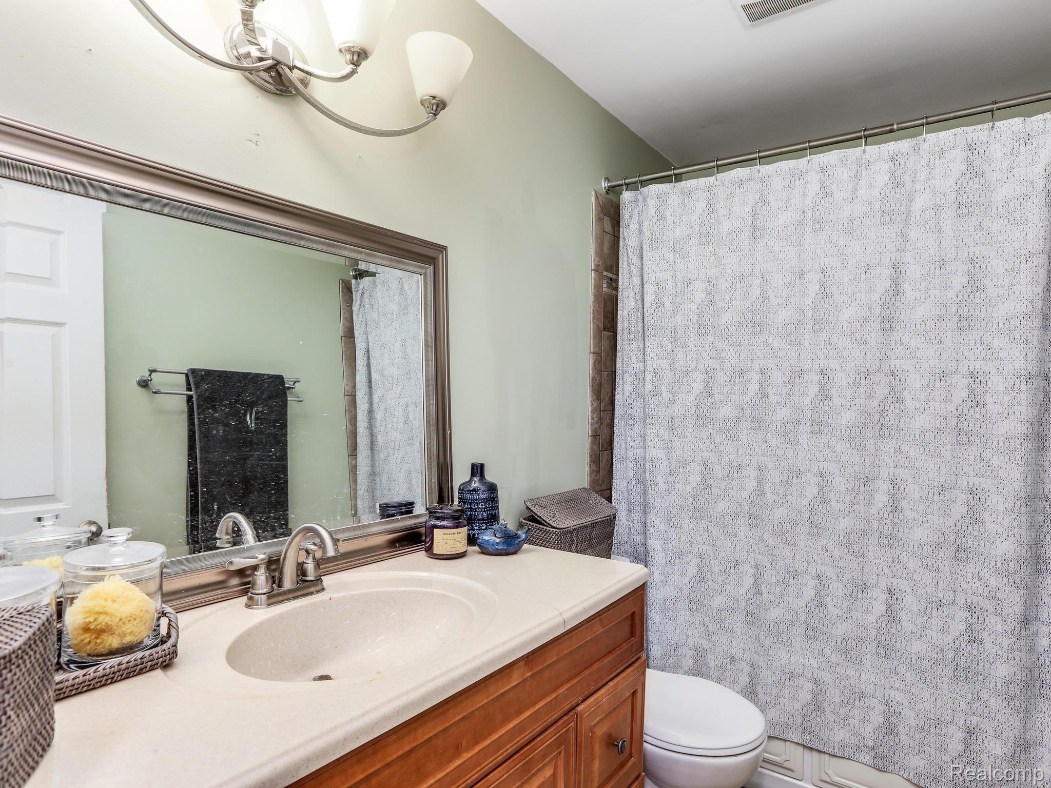 9160 Davisburg Road Clarkston, MI 48348 - Photo 10 of 11 9160 Davisburg Rd Clarkston MI-016-016-9160 Davisburg Road-MLS_Size.jpg