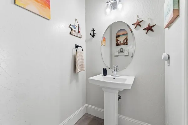 $869,900 | 785 Ponderosa Way, Madera, CA 93636