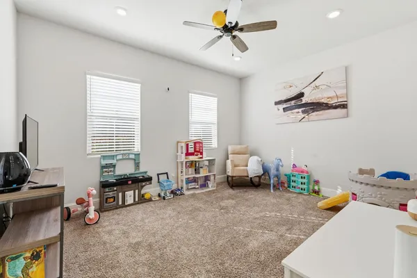 $869,900 | 785 Ponderosa Way, Madera, CA 93636
