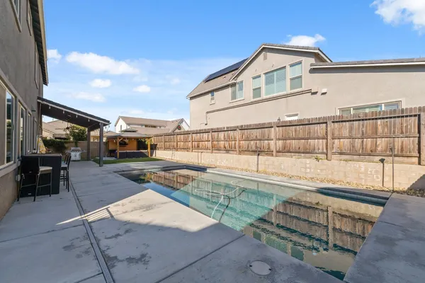 $869,900 | 785 Ponderosa Way, Madera, CA 93636